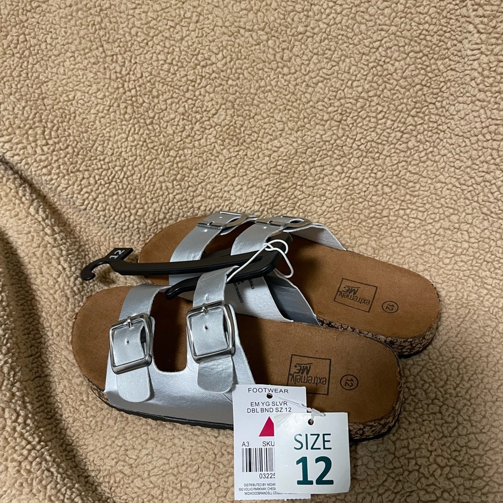 ***2/$15*** Girl’s slide in sandals